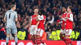 他在被外界 他在被外界